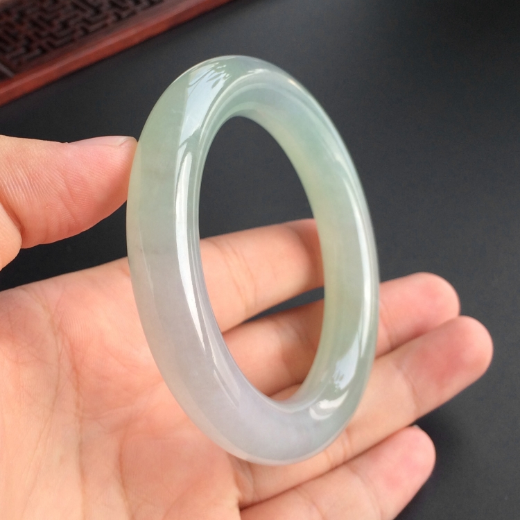 (超值推荐)糯冰种晴水圆条手镯(55.2mm)