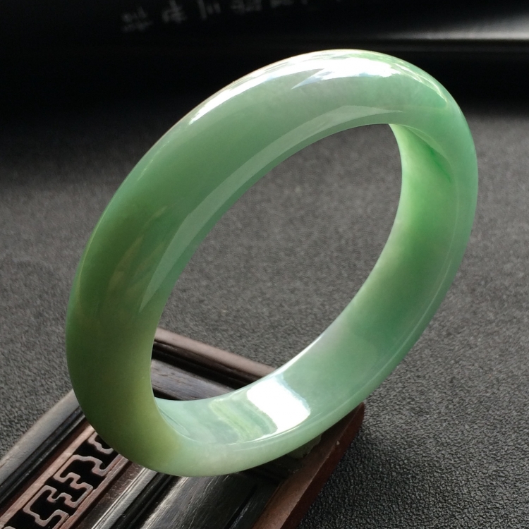 （超值推荐）糯冰种晴水贵妃镯（54.4mm-47.3mm）