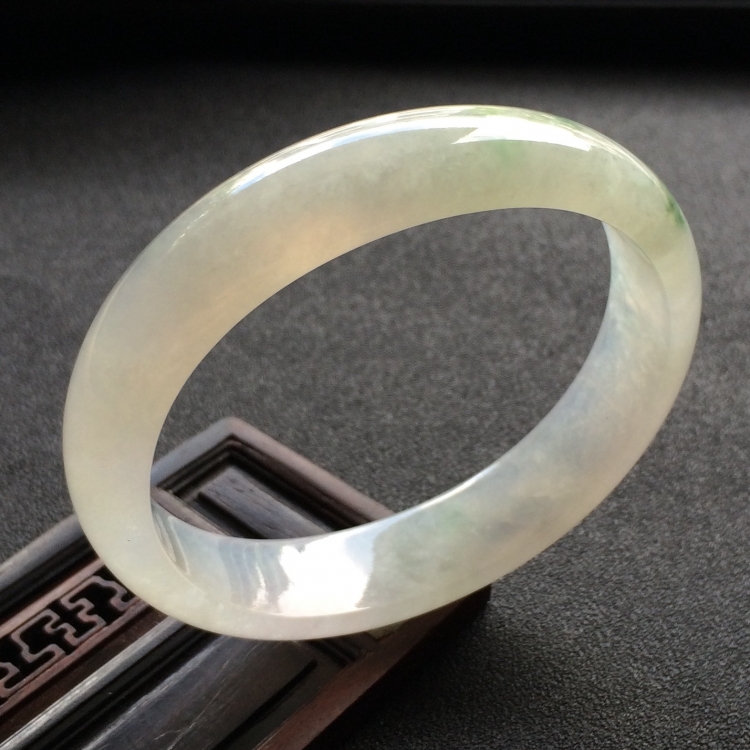（超值推荐）糯冰种略飘花贵妃镯（55.8mm-48.5mm）