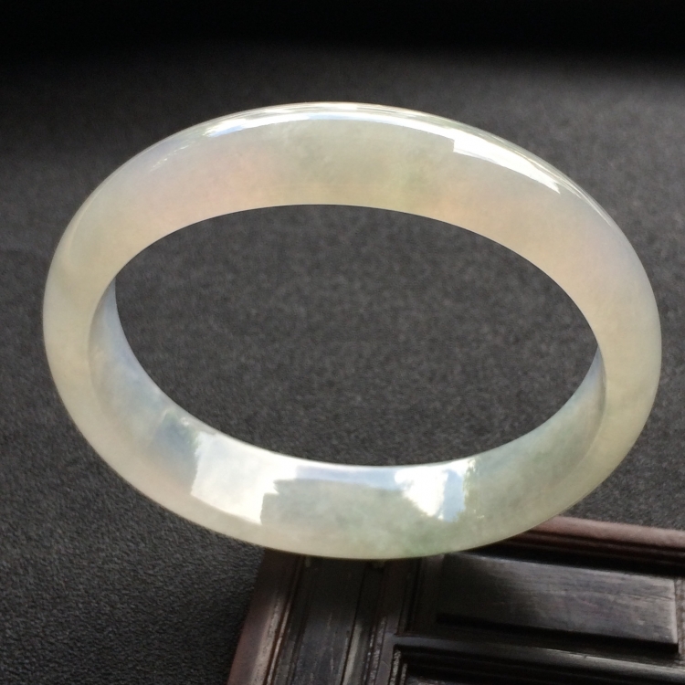 （超值推荐）糯冰种略飘花贵妃镯（55.8mm-48.5mm）