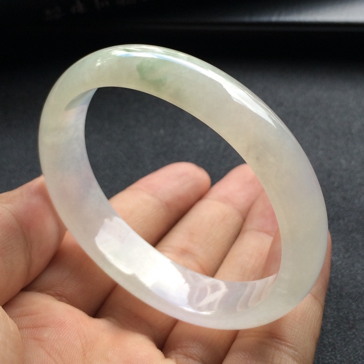 （超值推荐）糯冰种略飘花贵妃镯（55.8mm-48.5mm）
