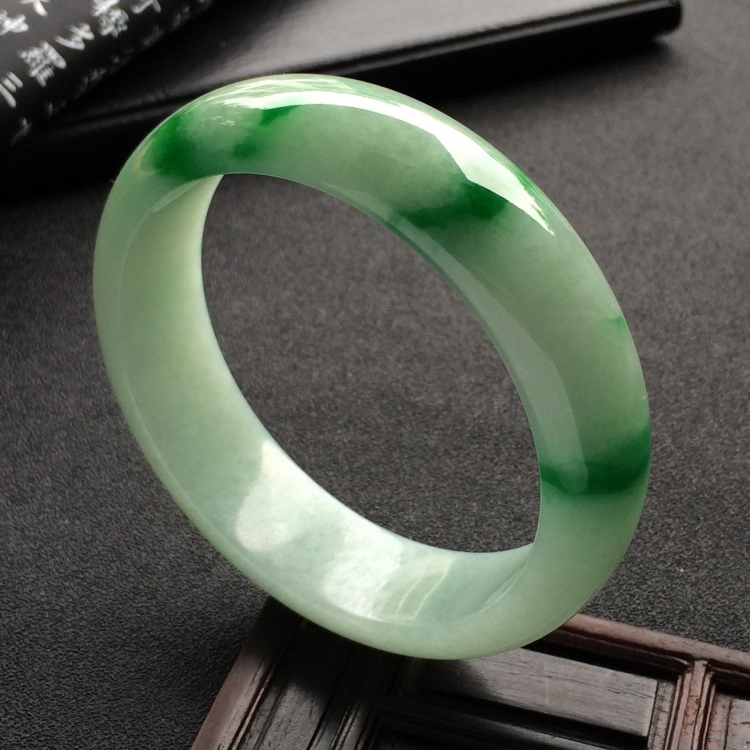 （超值推荐）糯冰种飘翠手镯（58.6mm）