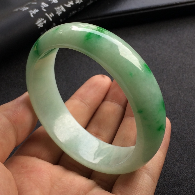 （超值推荐）糯冰种飘翠手镯（58.6mm）