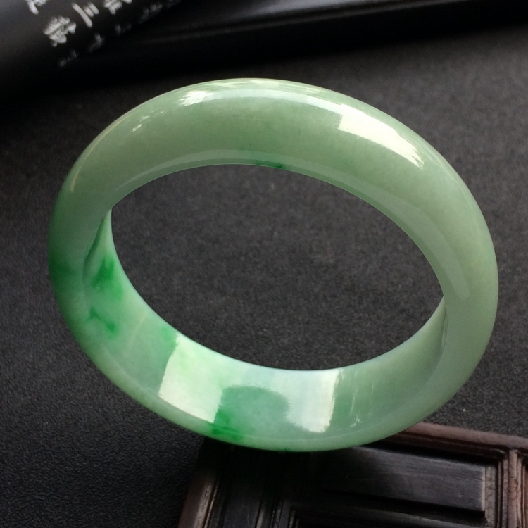（超值推荐）糯冰种飘翠手镯（57.7mm）