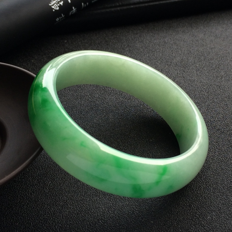 （超值推荐）糯冰种飘翠手镯（57.7mm）