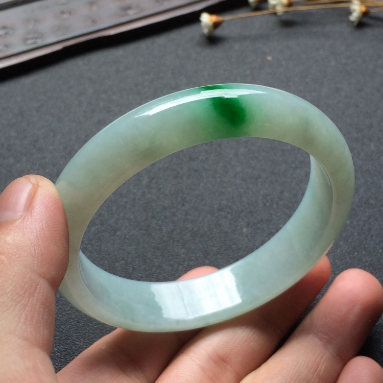 （超值推荐）糯冰种飘翠手镯（58.3mm）