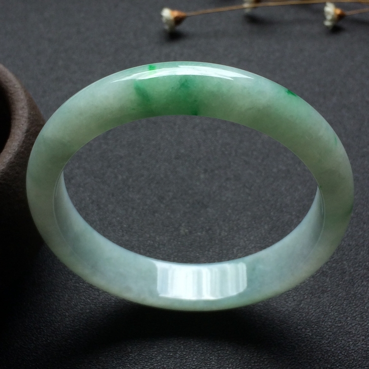 （超值推荐）糯冰种飘翠手镯（58.1mm）