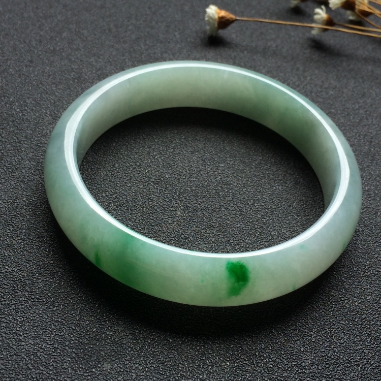 （超值推荐）糯冰种飘翠手镯（58.1mm）