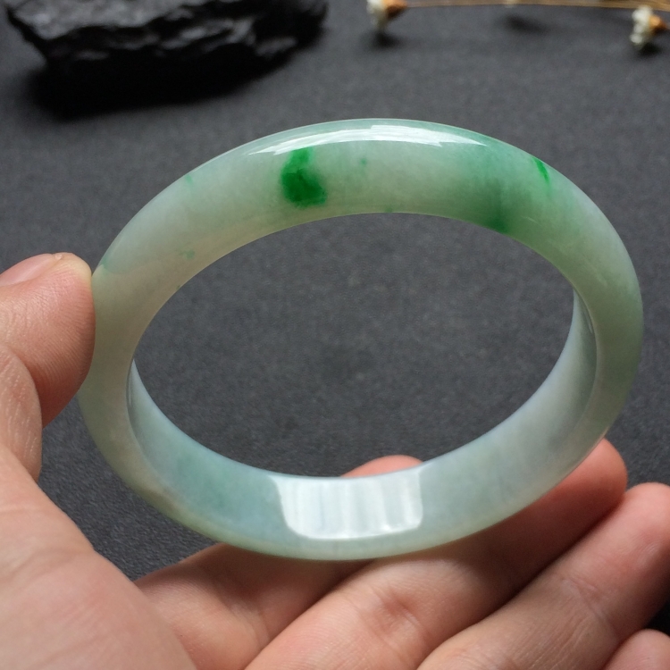 （超值推荐）糯冰种飘翠手镯（58.1mm）
