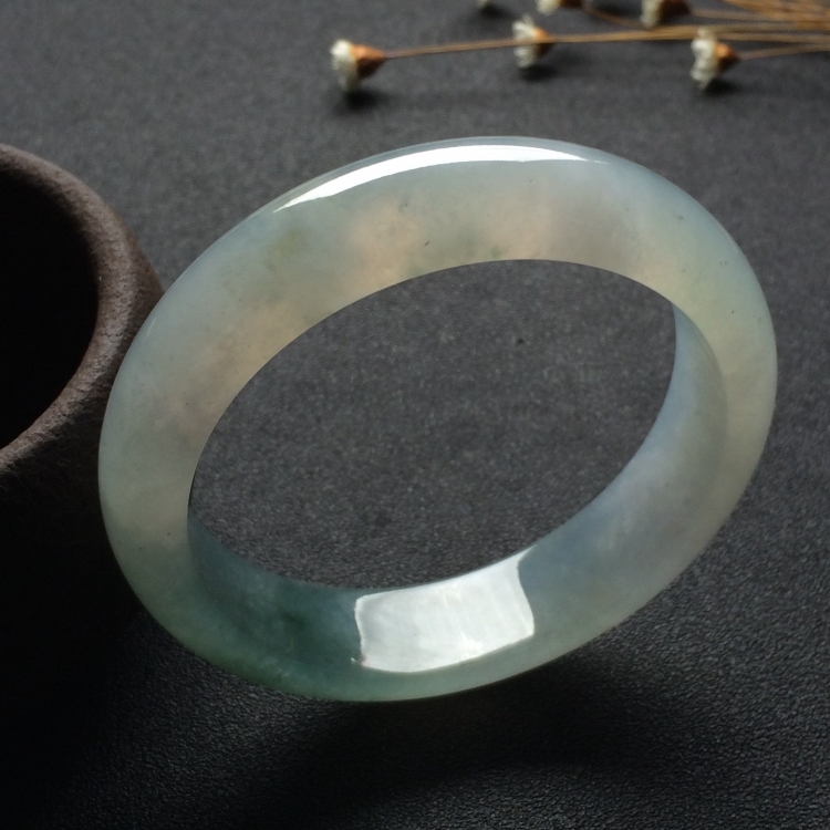 （超值推荐）糯冰种晴水手镯（55.1mm）