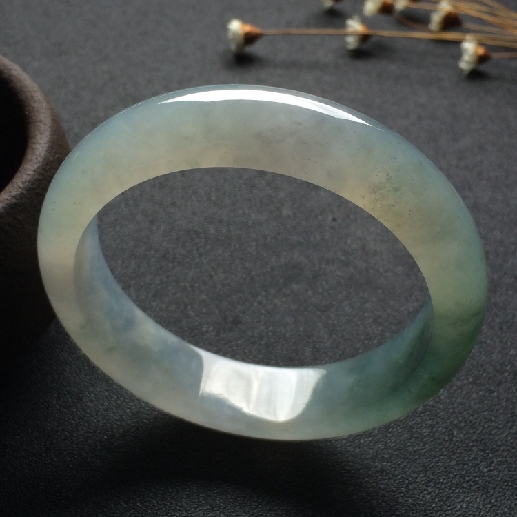 （超值推荐）糯冰种晴水手镯（55.1mm）