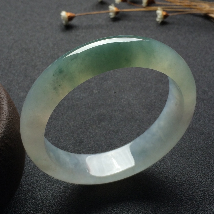 （超值推荐）糯冰种晴水手镯（55.1mm）