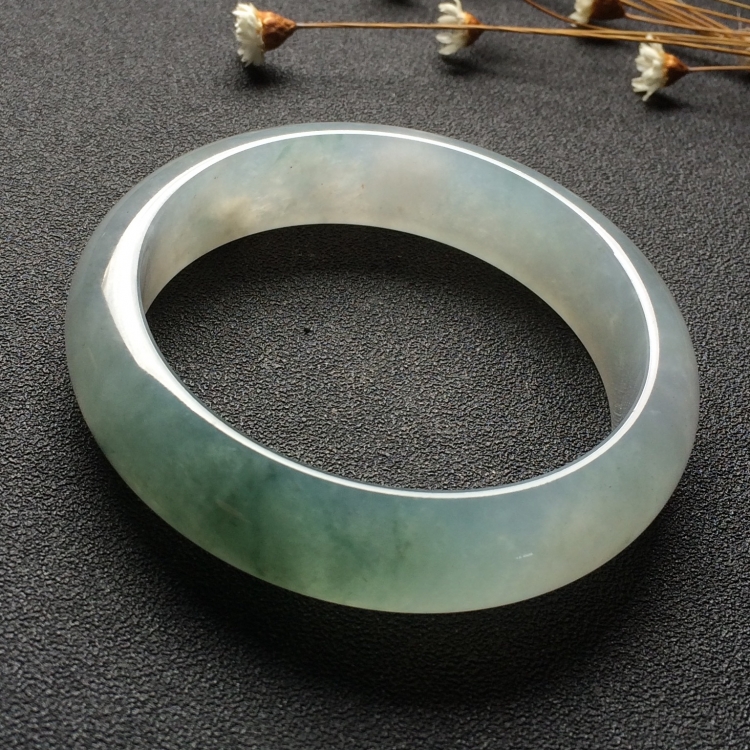 （超值推荐）糯冰种晴水手镯（55.1mm）