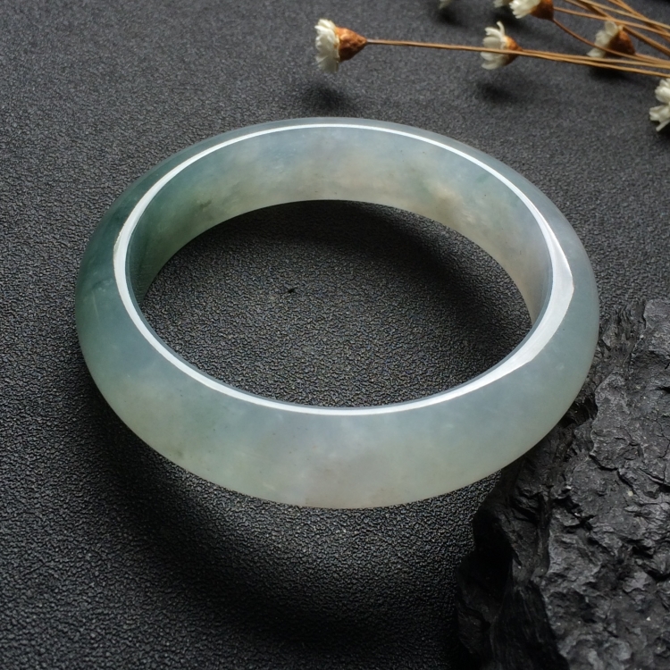 （超值推荐）糯冰种晴水手镯（55.1mm）