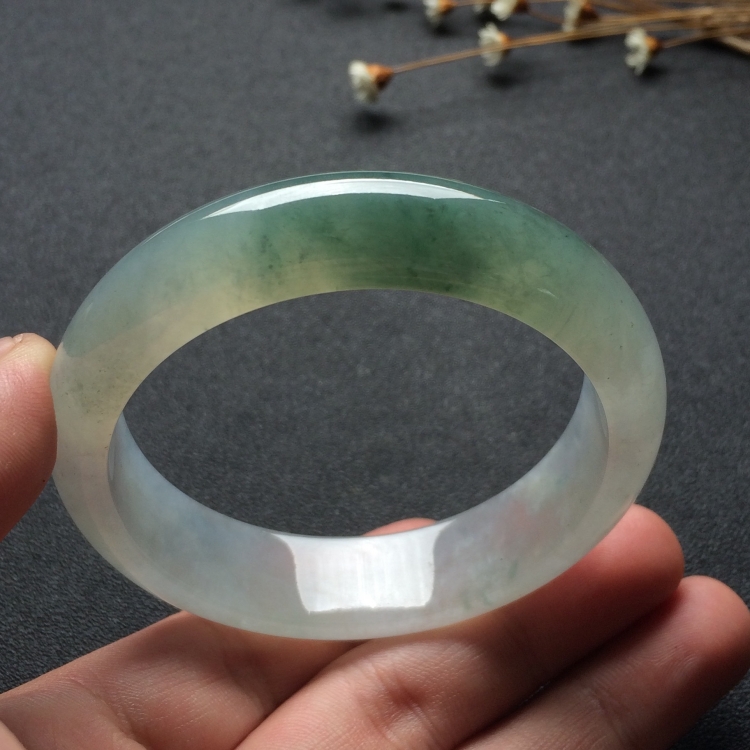 （超值推荐）糯冰种晴水手镯（55.1mm）