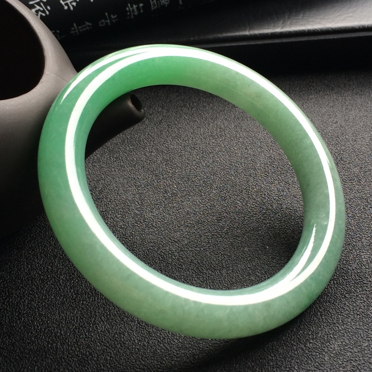 （超值推荐）糯冰种豆色圆条手镯（57mm）