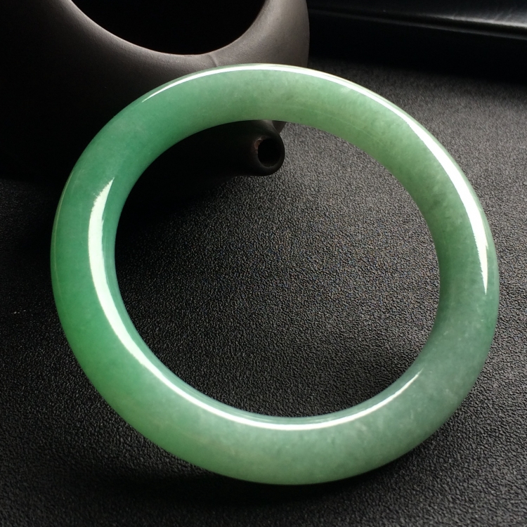 （超值推荐）糯冰种豆色圆条手镯（57mm）