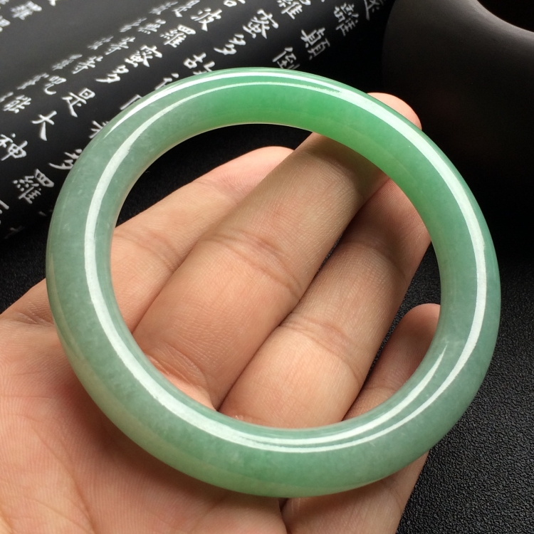（超值推荐）糯冰种豆色圆条手镯（57mm）