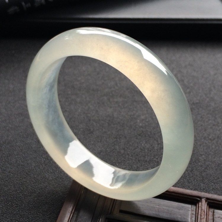 （超值推荐）冰种淡晴水手镯（55.3mm）