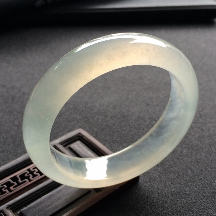 （超值推荐）冰种淡晴水手镯（55.3mm）