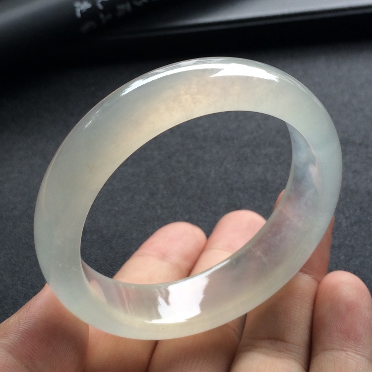 （超值推荐）冰种淡晴水手镯（55.3mm）