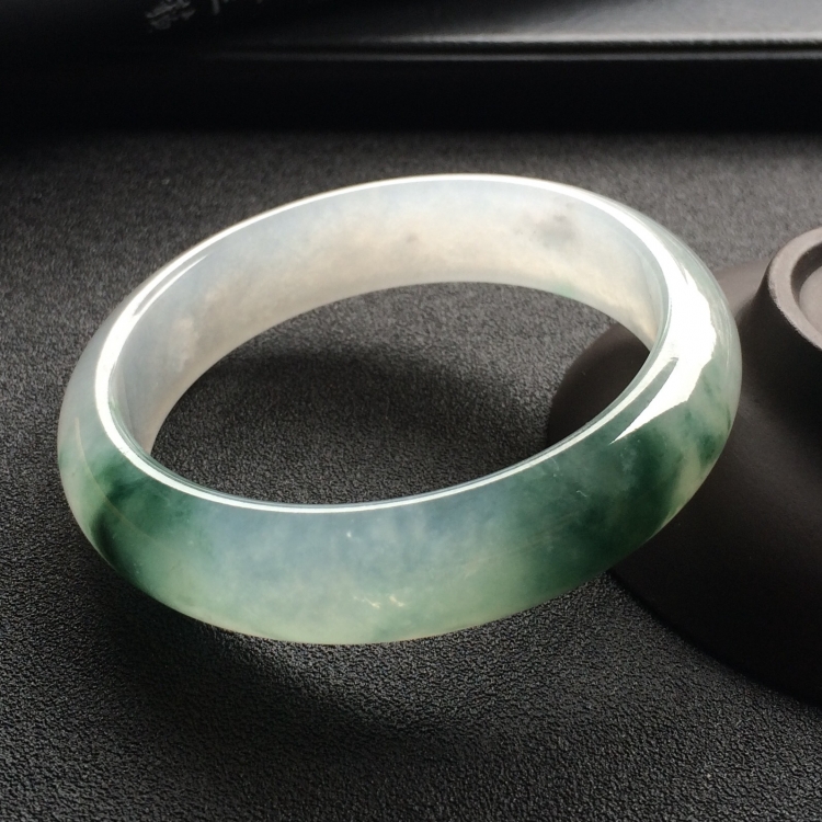 （超值推荐）糯冰种飘花手镯（57.6mm）