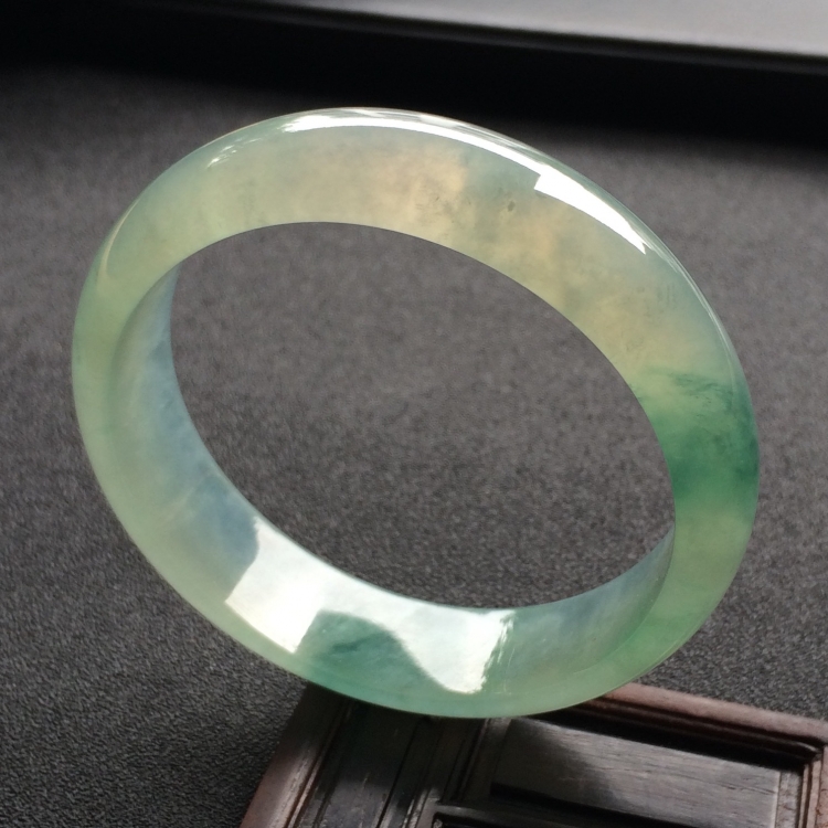 （超值推荐）糯冰种飘花手镯（54.7mm）