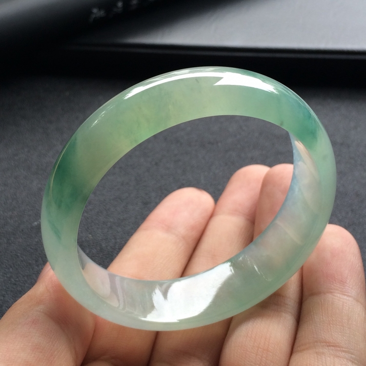 （超值推荐）糯冰种飘花手镯（54.7mm）