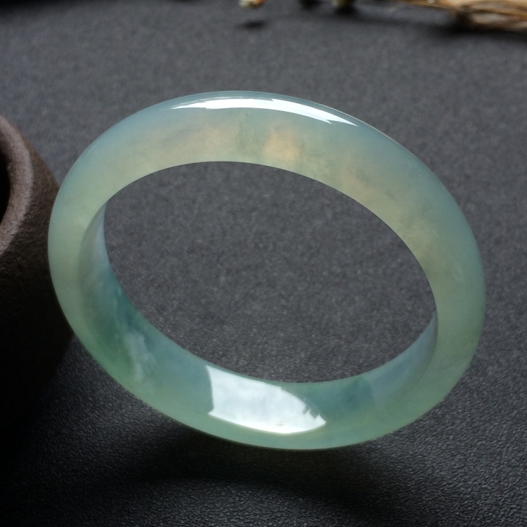 （超值推荐）冰种略飘花手镯（57mm）