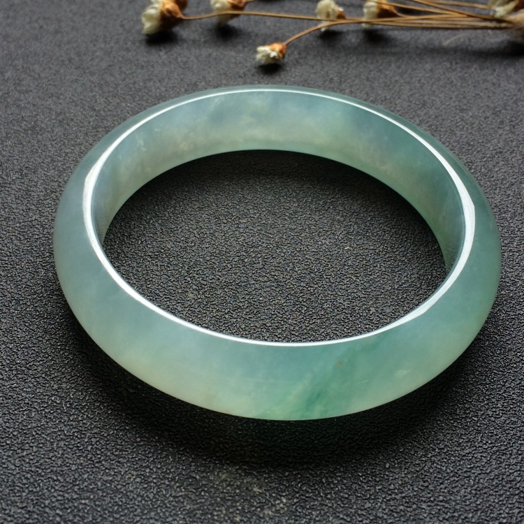 （超值推荐）冰种略飘花手镯（57mm）
