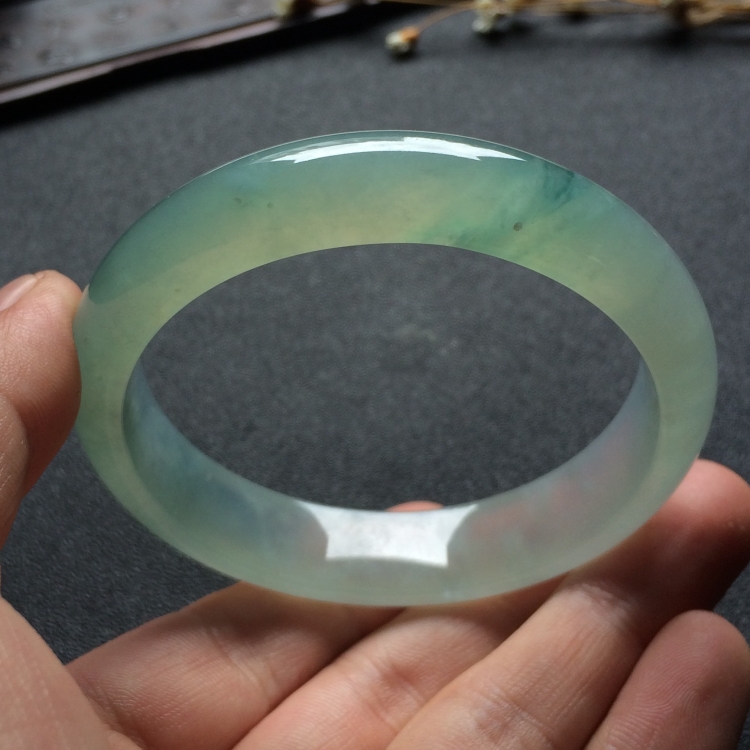 （超值推荐）冰种略飘花手镯（57mm）