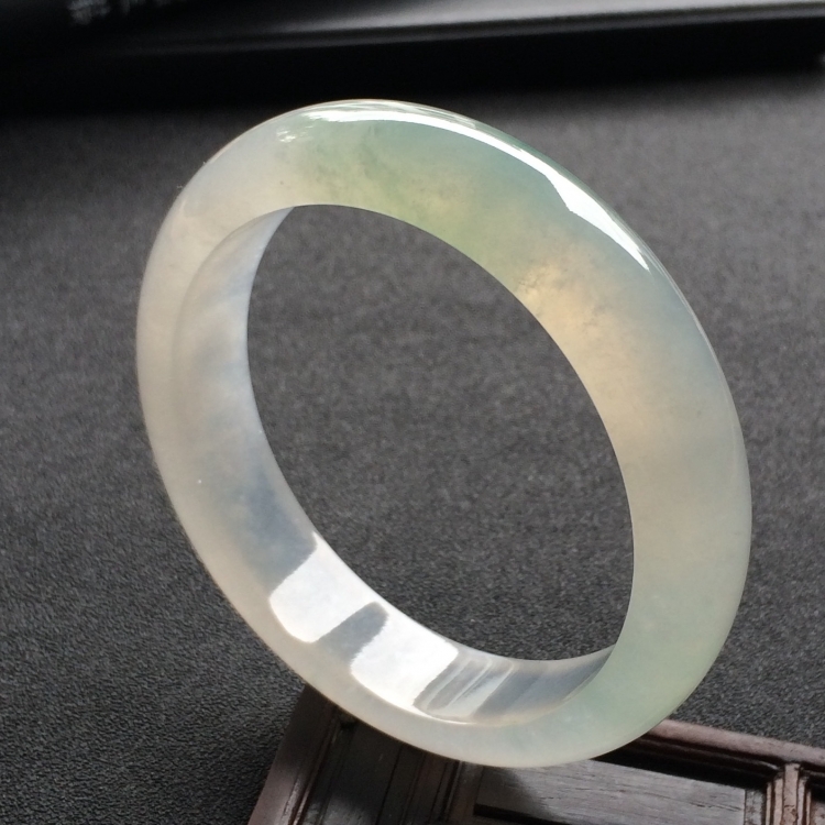 （超值推荐）冰种略飘花手镯（57.5mm）