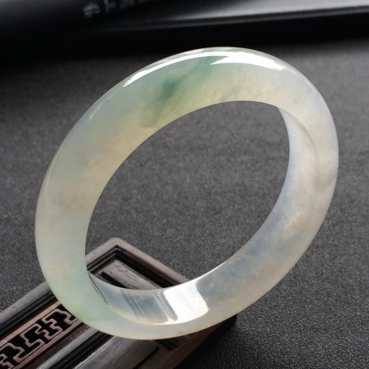 （超值推荐）冰种略飘花手镯（57.5mm）
