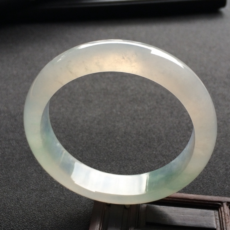 （超值推荐）冰种略飘花手镯（57.5mm）