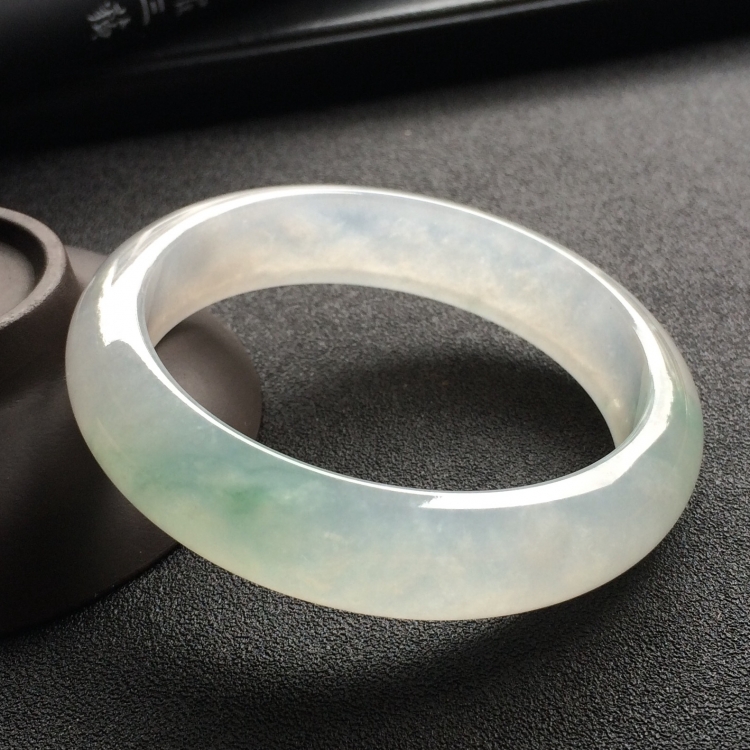 （超值推荐）冰种略飘花手镯（57.5mm）