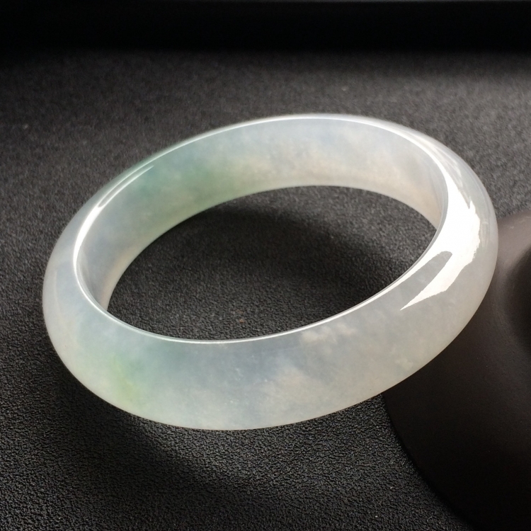 （超值推荐）冰种略飘花手镯（57.5mm）