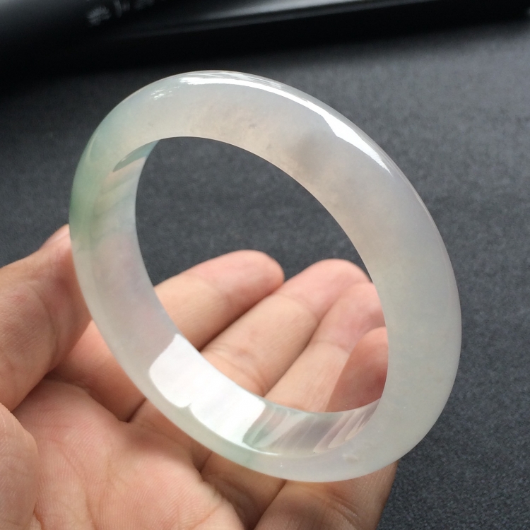 （超值推荐）冰种略飘花手镯（57.5mm）