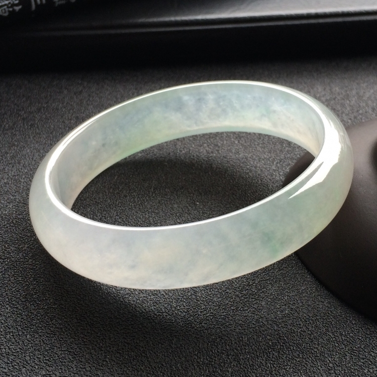 （超值推荐）冰种略飘绿花贵妃镯（58.5mm-52.2mm）