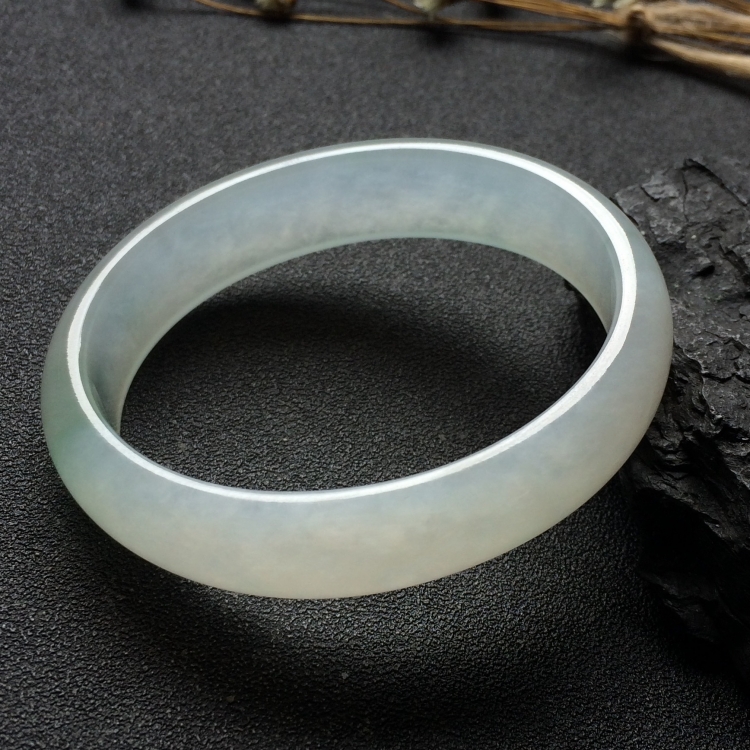 （超值推荐）冰种淡晴水贵妃镯（54mm-46.7mm）