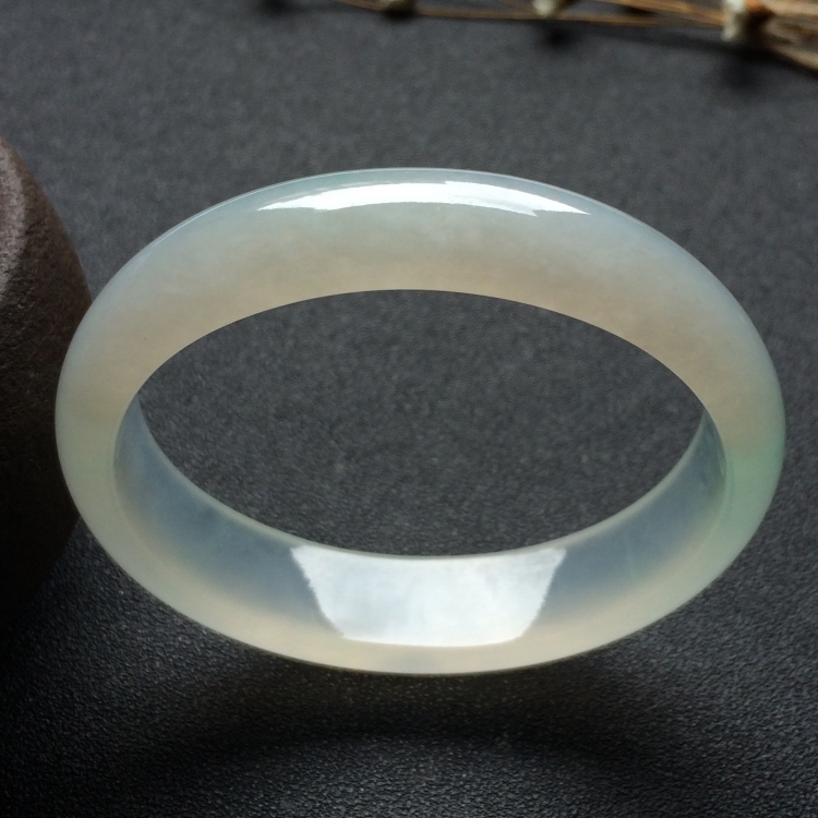 （超值推荐）冰种淡晴水贵妃镯（54mm-46.7mm）