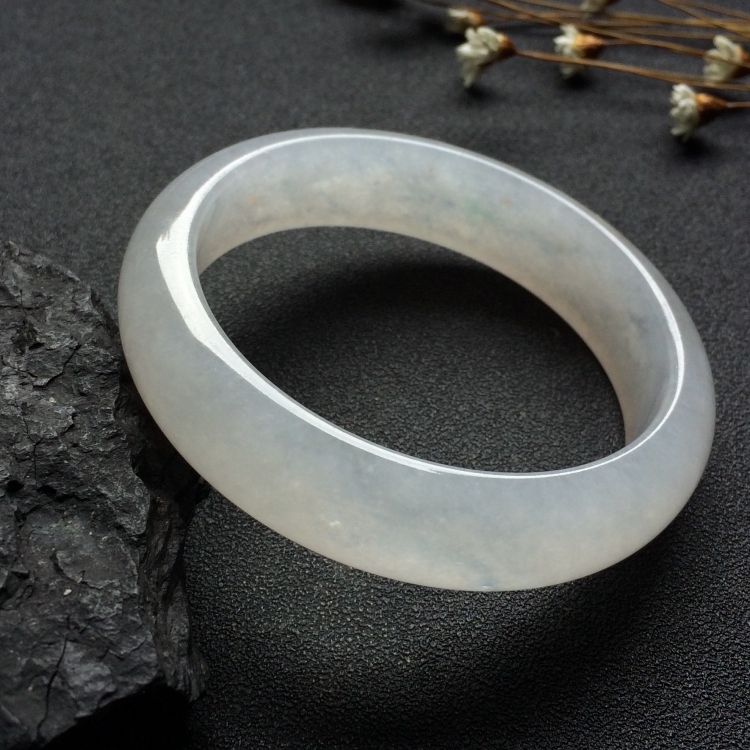 （超值推荐）糯冰种淡晴水手镯（54mm）