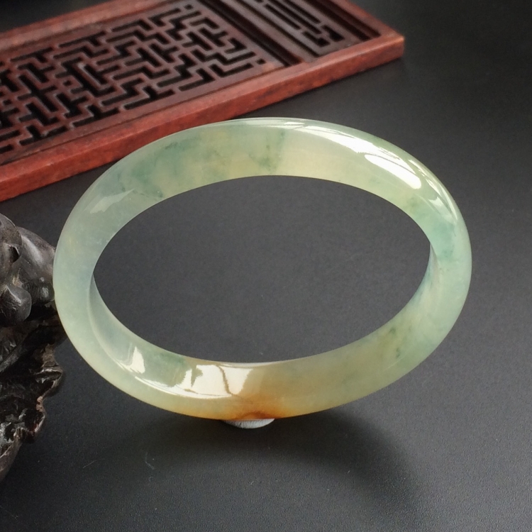(超值推荐)冰种飘花带黄翡贵妃镯(55.7mm-47mm)
