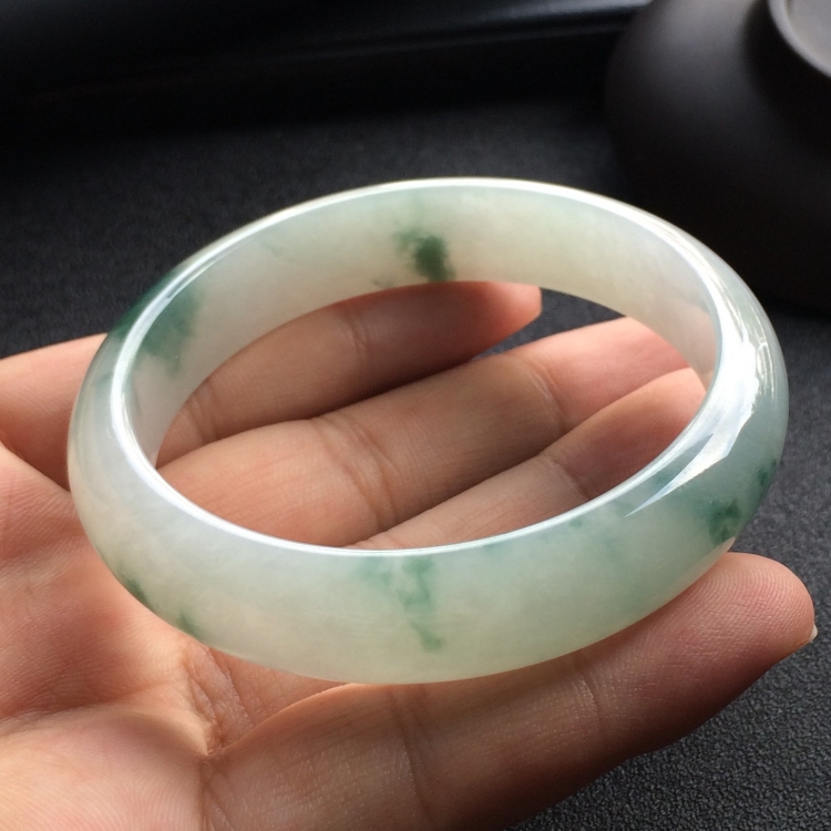 （超值推荐）糯冰种飘花手镯（57.3mm）