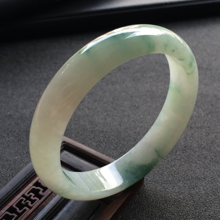 （超值推荐）糯冰种飘花手镯（57.3mm）