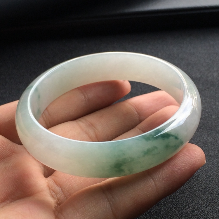 （超值推荐）糯冰种飘花手镯（57.3mm）