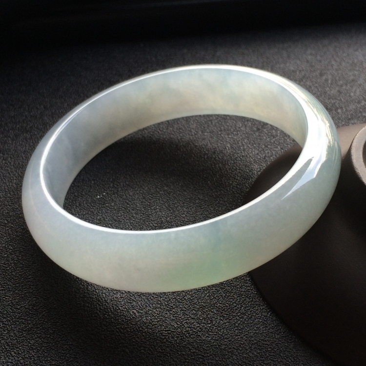 （超值推荐）糯冰种晴水手镯（58mm）