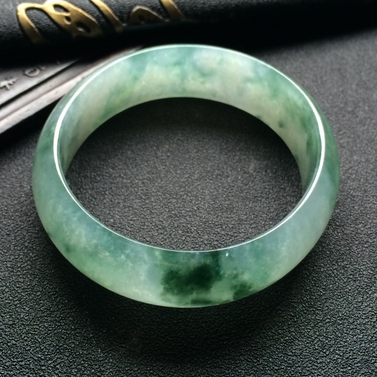 （超值推荐）冰种飘花贵妃镯（55.3mm-50mm）