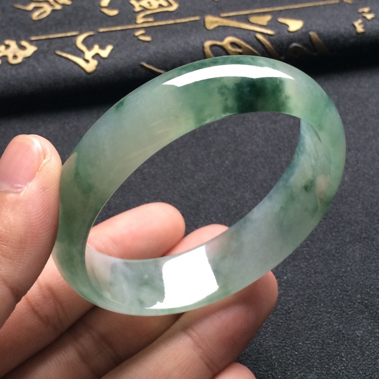 （超值推荐）冰种飘花贵妃镯（55.3mm-50mm）