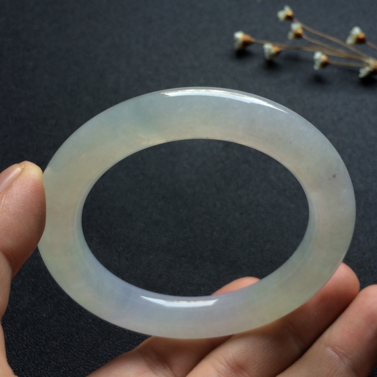 （超值推荐）糯冰种淡晴水圆条手镯（55.3mm）