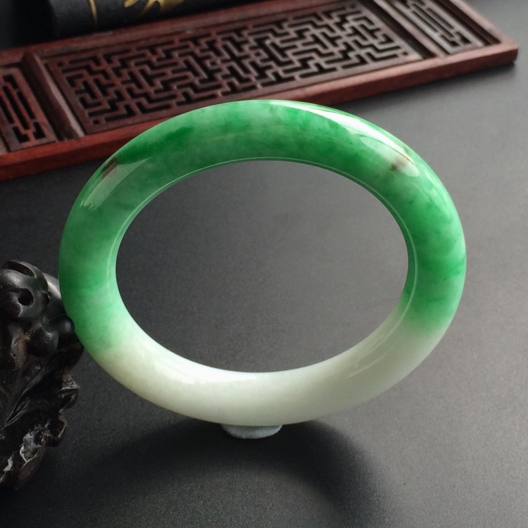 (超值推荐)糯冰种飘翠圆条手镯(57.6mm)